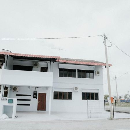 Exclusive Double Storey Homestay กวนตัน ภายนอก รูปภาพ