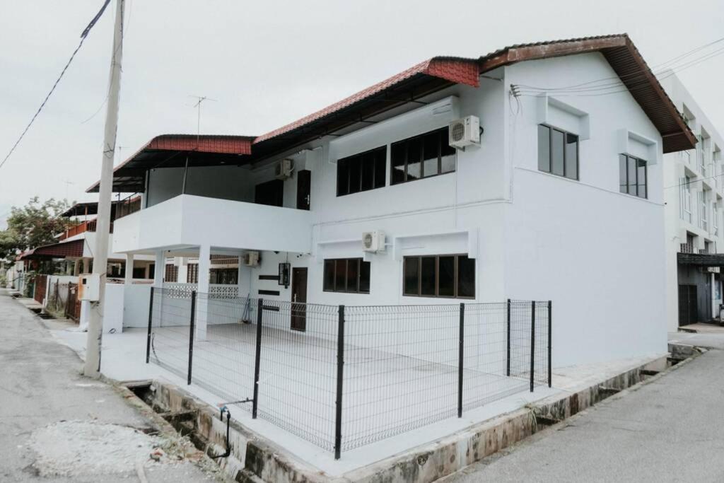 Exclusive Double Storey Homestay กวนตัน ภายนอก รูปภาพ